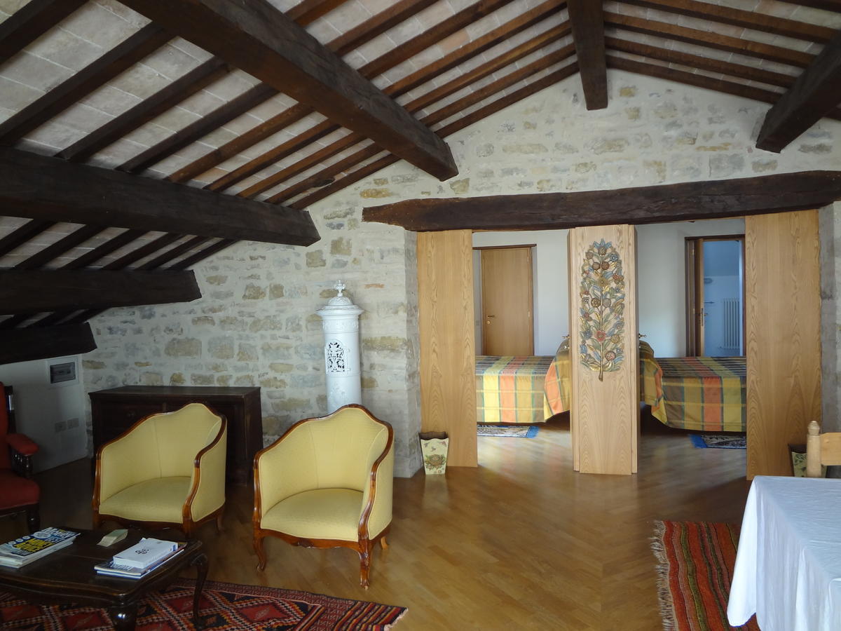 منزل الضيف Carbonesca  في Castello Di Magrano المظهر الخارجي الصورة