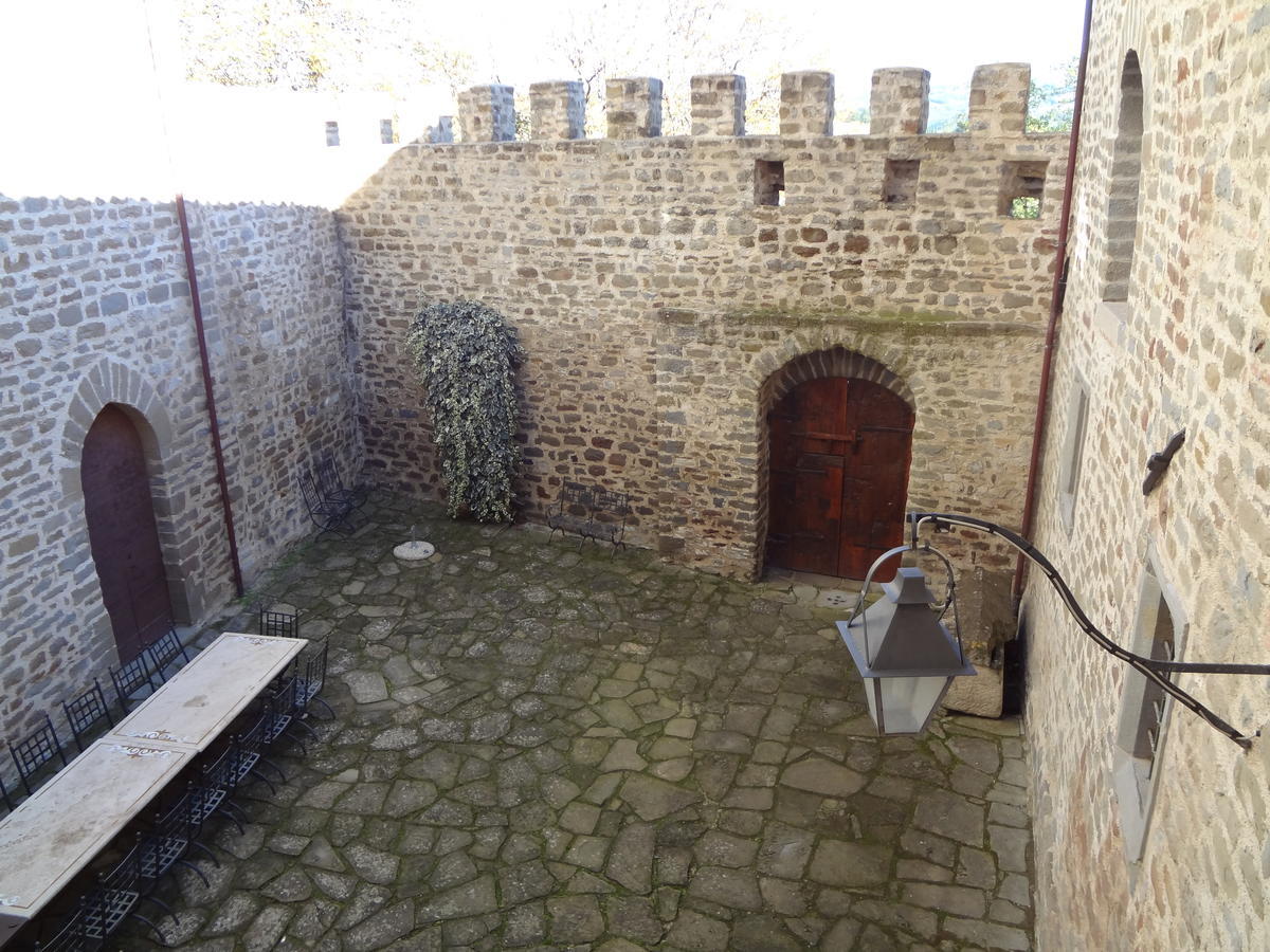 منزل الضيف Carbonesca  في Castello Di Magrano المظهر الخارجي الصورة